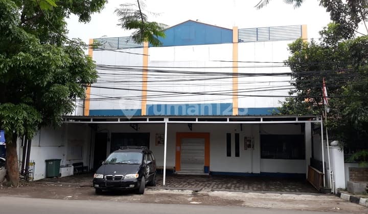 Gedung Cocok Untuk Kampus Atau Tempat Usaha di Buah Batu