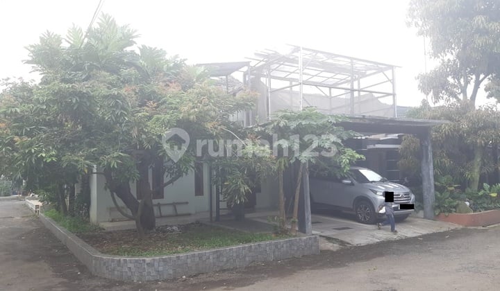 Rumah 2 Lantai 4 Kamar Tidur di Rancamanyar Regency