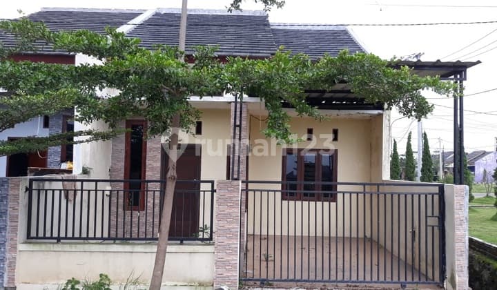 Rumah Minimalis Menarik di Grand Pkj, Rancamanyar