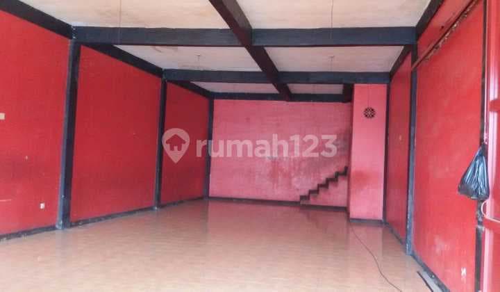 Ruko Ramai Lokasi Dekat Jalan Raya di Sukamenak