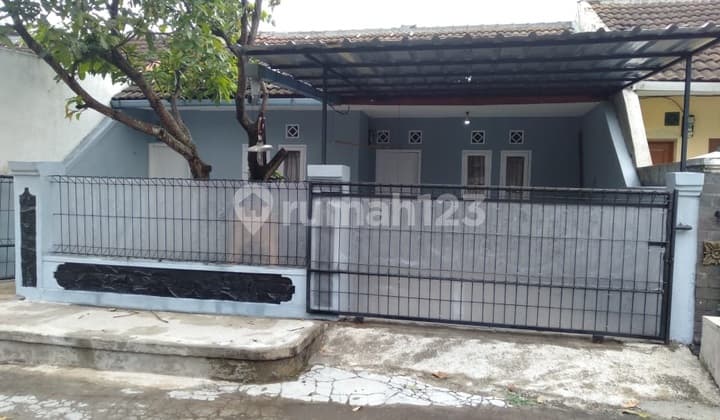 Rumah Minimalis Halaman Asri di Graha Rancamanyar