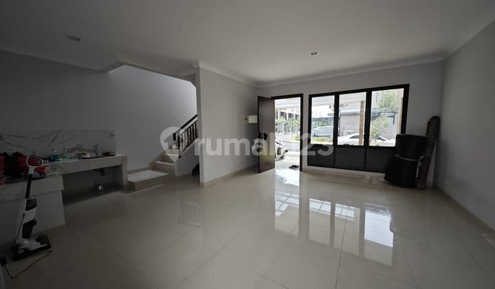 Rumah Bagus Siap Huni di Podomoro Park, Buah Batu