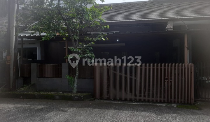 Rumah Lokasi Strategis Nyaman Dihuni di Pesona Bali Residence, Buah Batu