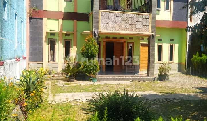 Rumah Adem Halaman Luas Cocok Untuk Keluarga Besar di Pameungpeuk