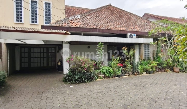 Disewakan! Rumah Lux di Pajajaran - Cocok Kantor, Ada Lift & Gudang