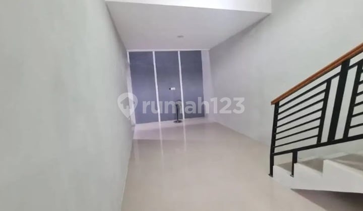 Rumah Siap Huni 3 Lantai di Matahari Asri, Baleendah