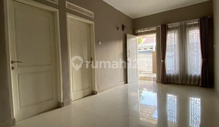 Rumah Keren Tidak Banyak Sekat 1 Lantai di Rancamanyar Indah