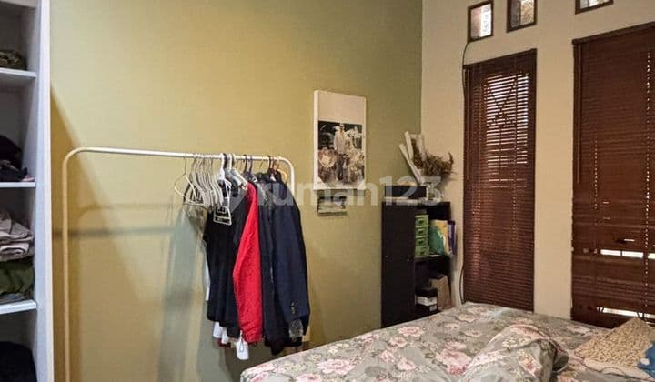 Rumah Lokasi Strategis 5 Menit ke Mall Pvj di Terusan Setra Indah