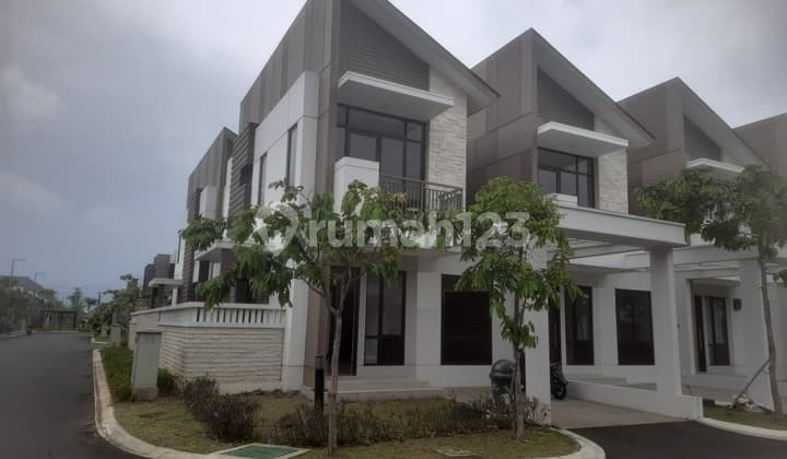 Rumah Modern dengan Fasilitas Lengkap di Podomoro Park, Buah Batu
