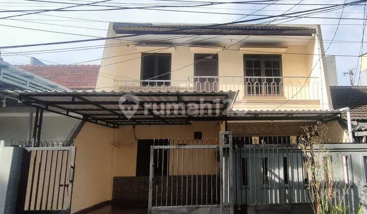 Ready-to-Occupy House in Kosambi Baru. Just Bring Your Luggage.