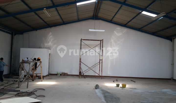 Warehouse in Karang Mulya (Karang Tengah), Land Area 480 m², 300 Million/Year