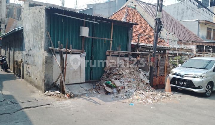 Rumah di Gajah Mada cocok untuk perkantoran, gerai indomaret/alfamart, cocok u kost2an
