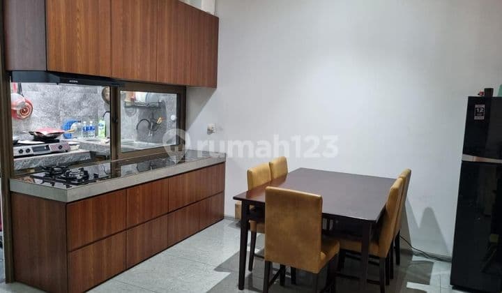 House in Puri 11, 2 floors, good, ready to live, semi furnished.