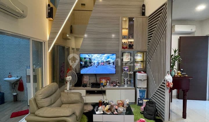 Dijual Rumah Riviera Metland kondisi bgs dan siap huni lokasi strategis dekat jalan tol, Rs Mandaya, pusat kuliner hrg 4 M nego