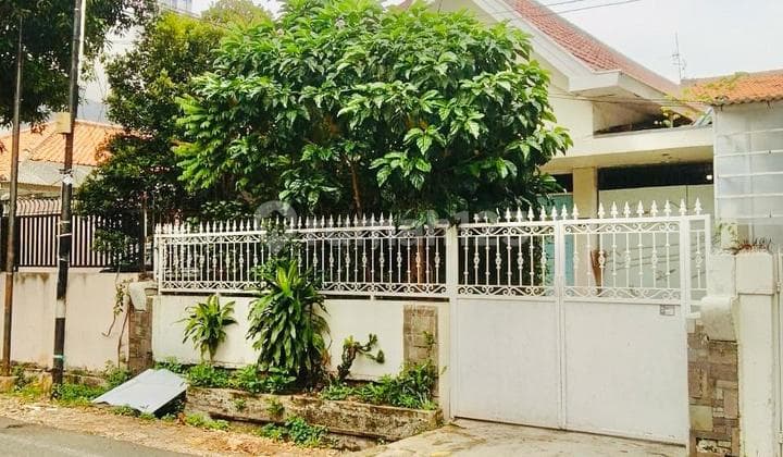 Dijual rumah tua di daerah kuitang, Jakarta Pusat