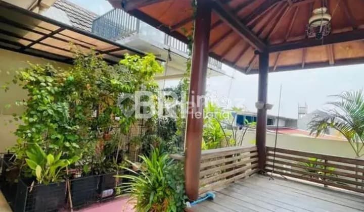 For sale, house with gazebo in Caturtunggal, Yogyakarta