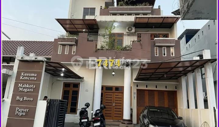 Area Seturan, Rumah 3 Lantai Dijual Cepat BU