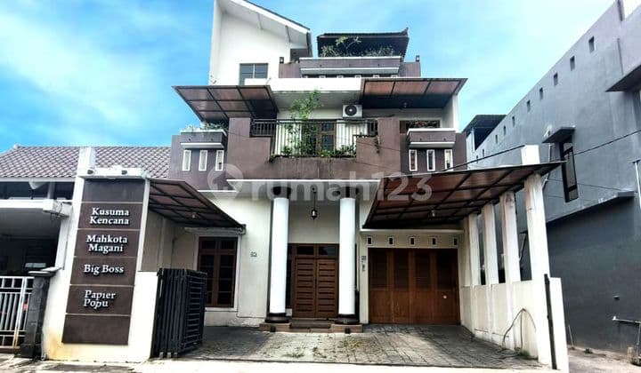 Fully Furnished, 3-Story Ready-to-Occupy House