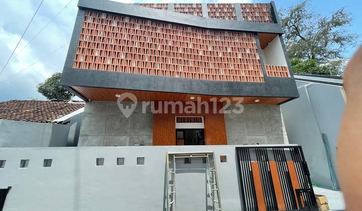 Sell 10-room boarding house with SHM (Certificate of Ownership) in Kaliurang, Yogyakarta