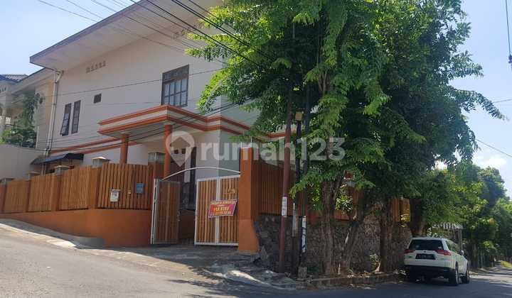 Rumah Nyaman 2 Lantai Lokasi Strategis di Bukit Sari Banyumanik Semarang