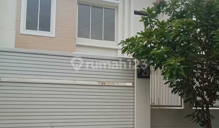Rumah Baru Model Minimalis Jalan Kembar di Graha Sampurna
