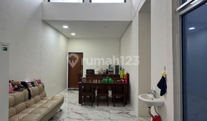 Rumah Full Furnished Uk 7X20m di Komp Duta Mas Jelambar