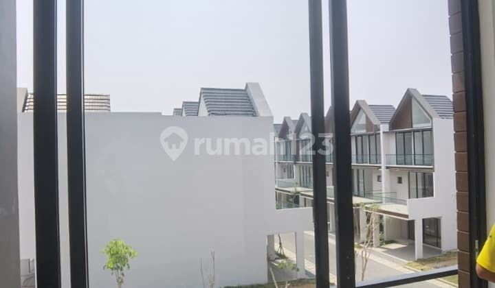 Dijual Rumah Baru Siap Huni 3 Lantai di Cluster Osaka PIK 2