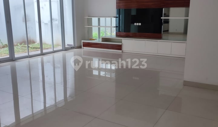 Mewah dan Siap Huni, Villa Bukit Regency 3 Pakuwon Indah, Surabaya Barat Jawa Timur