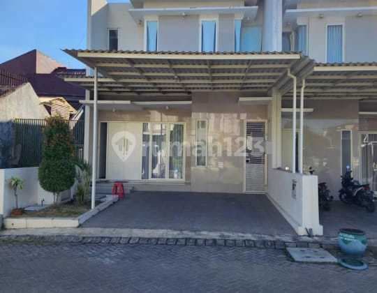 Strategic Location and Wide Road Rows, Darmo Setelit House, West Surabaya, East Java