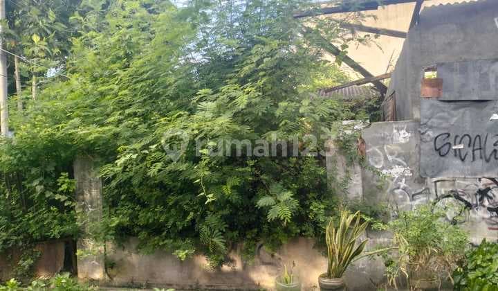 Dijual Rumah Tua .hitung Tanah Di Meruya .hook
