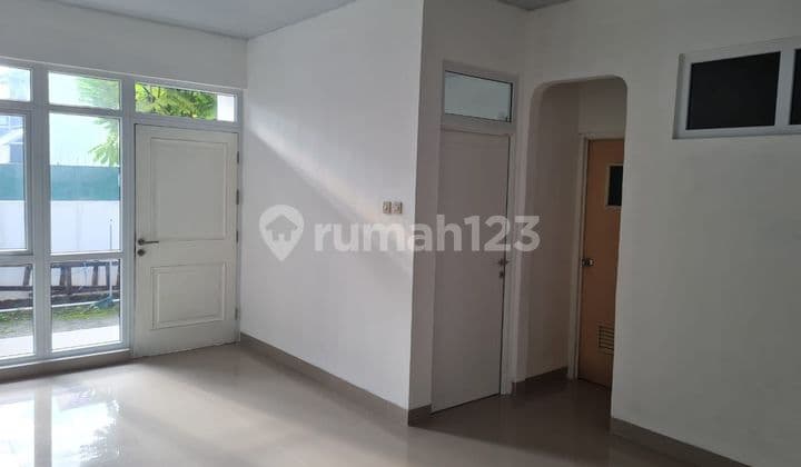 Disewakan Rumah 1 Lantai Baru Renov Luas Tanah 150 Meter Harga Sewa / Tahun 80 Juta .minim Sewa 2 Tahun