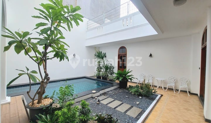 For Rent Luxury Fully Furnished House in Menteng Strategic Location