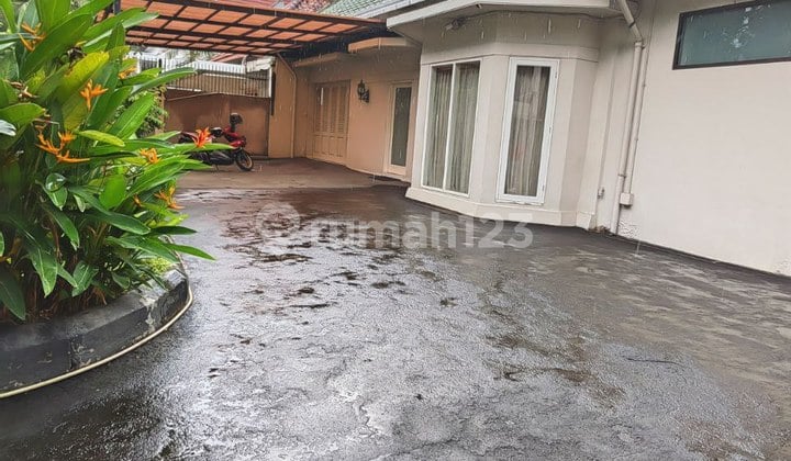 For Rent: Nice House in Menteng, Strategic Location