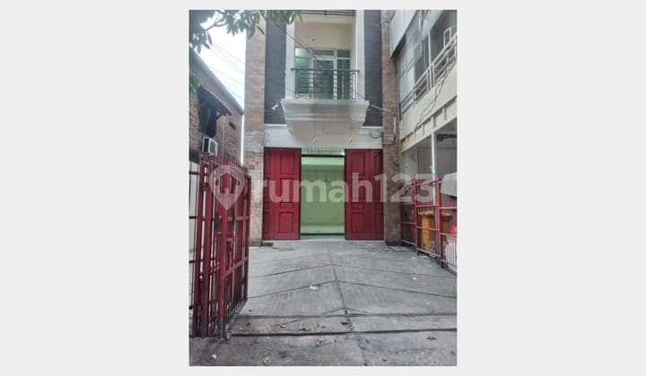 Dijual Ruko 3 Lantai Lokasi Strategis Kebayoran Baru