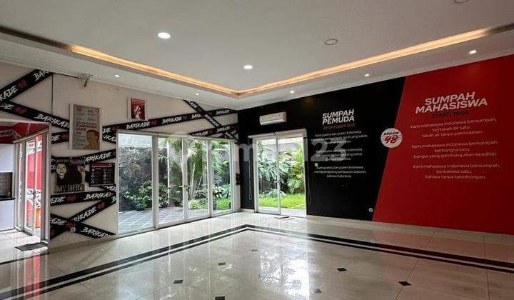 Disewakan Rumah Bagus Untuk Resto di Menteng Lokasi Strategis