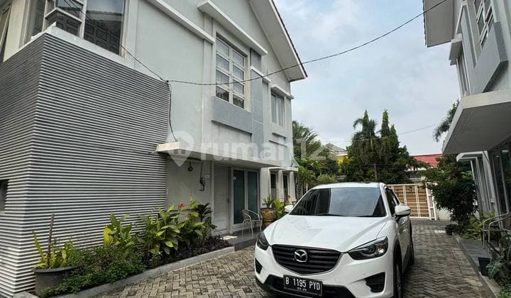 Dijual Rumah 4 unit rumah dalam 1 pintu di Menteng