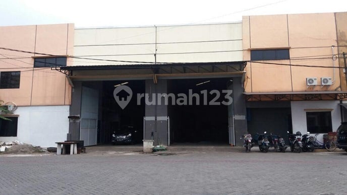 Tritan Taman Sidoarjo Warehouse There are 2 Adjacent Units