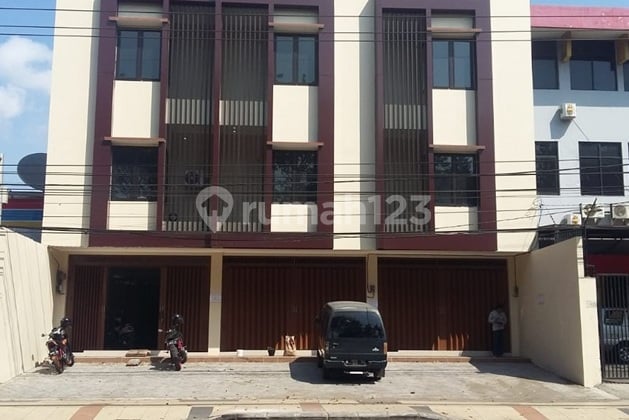 Disewakan 2 Unit Ruko Jejer Siap Pakai Cocok untuk Kantor Lokasi Strategis di Noll Jalan Perak