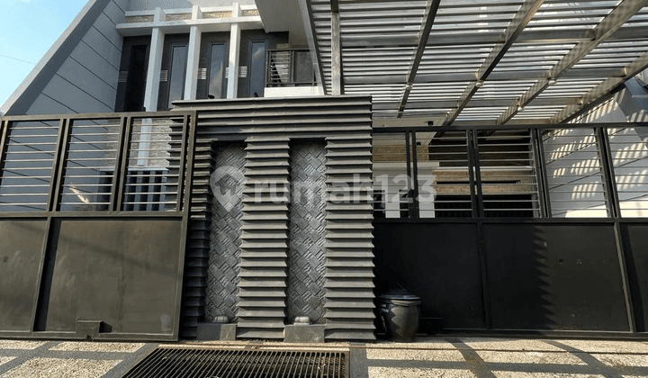 Rumah Mewah di Perumahan Elit Kertajaya Indah, Strategis Pusat Kota, Dekat Galaxy Mall