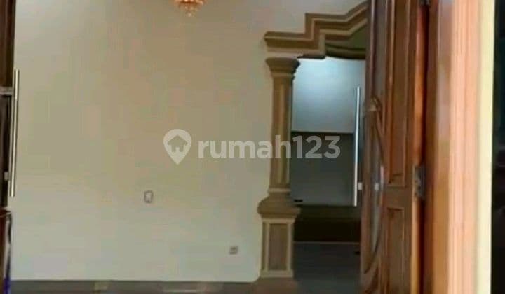 Dijual Rumah Taman Palem Lestarilt: 270 M2, Lb: 220 M2ukuran: 15x18m2,5 Lantai Posisi Hoekhadap Selatan Dan Timurkamar Tidur: 5+1, Kmr Mandi: 3+1listrik: 11rb Wattlantai: Granitsertifikat: Shmharga 4,9m