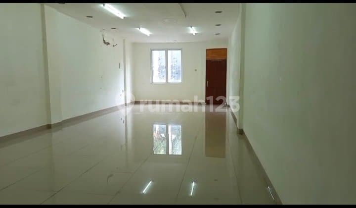 *Disewakan Cepat, Ruko Taman Palem Lestari Bulevard Uk 4X154 Lantailantai 1 Plonglantai 2 Ada Dapur Lantai 3 Ada 2 K Tidurlantai 4 Plongpln Dia Lupa Brp Watt*Harga Sewa 150Jt/ Thn Nego