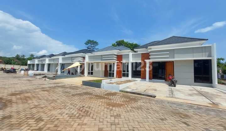 Rumah Dekat Jalan Raya Di Mijen Bsb