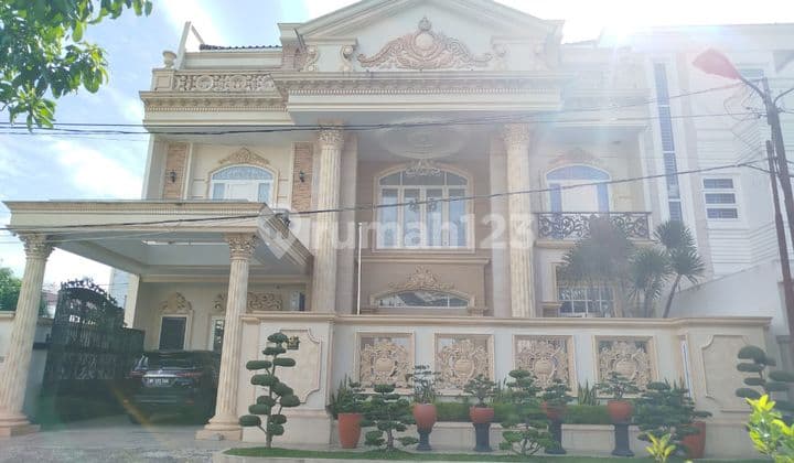 Rumah Mewah Komplek Padang Golf Mansion Medan Polonia