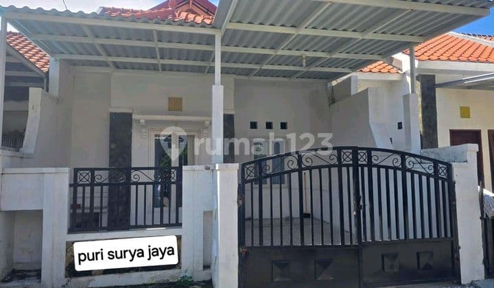 The house in Puri Surya Jaya has been renovated.