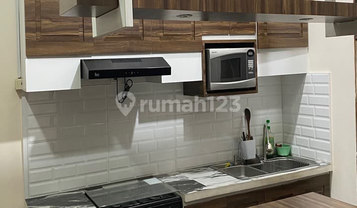 Rumah 2 Lantai Dekat Tol Bebas Banjir