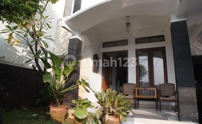 Dijual Cepat Rumah Kemang Jakarta Selatan, Lokasi Strategis Mm095