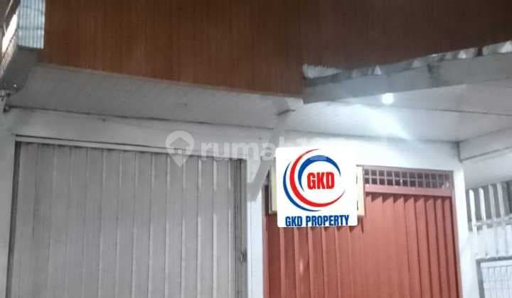 Disewakan 2 Kios Strategis Murah Pinggir Jalan Utama di Bintaro