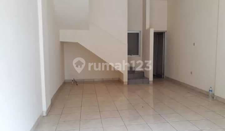 Shop House for Rent 2 Floors on the Side of the Main Road Very Busy