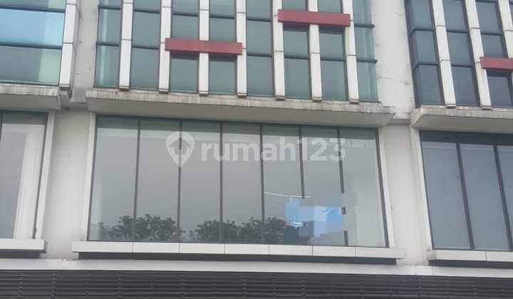 Ruko 5 Lantai Bagus Dipinggir Jalan Raya Ramai,ada Basement Dan Lift