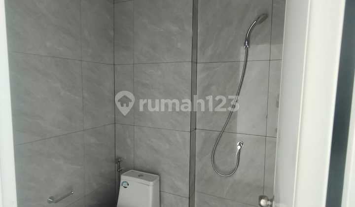 DISEWAKAN RUKO 3 LANTAI STRATEGIS MURAH PINGGIR JALAN BSD